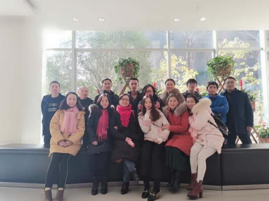 學(xué)海無(wú)涯苦作舟，踏浪無(wú)痕勇往前